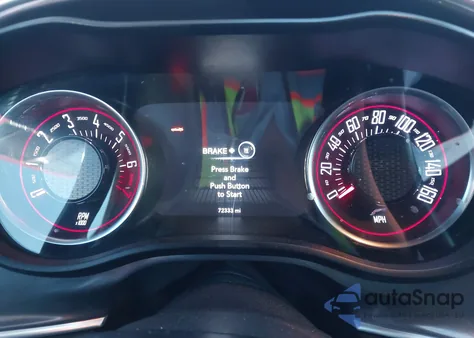 2021 Dodge Challenger Sxt z USA, uszkodzony, nr VIN 2C3CDZAG5MH586461